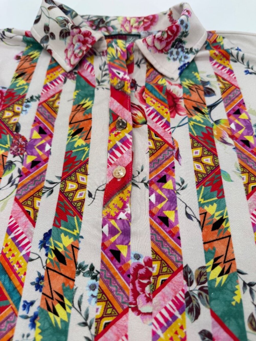 Johnny Was XS Azzy Boho Floral & Geometric Bamboo Button-Up Polo Shirt - Picture 4 of 11